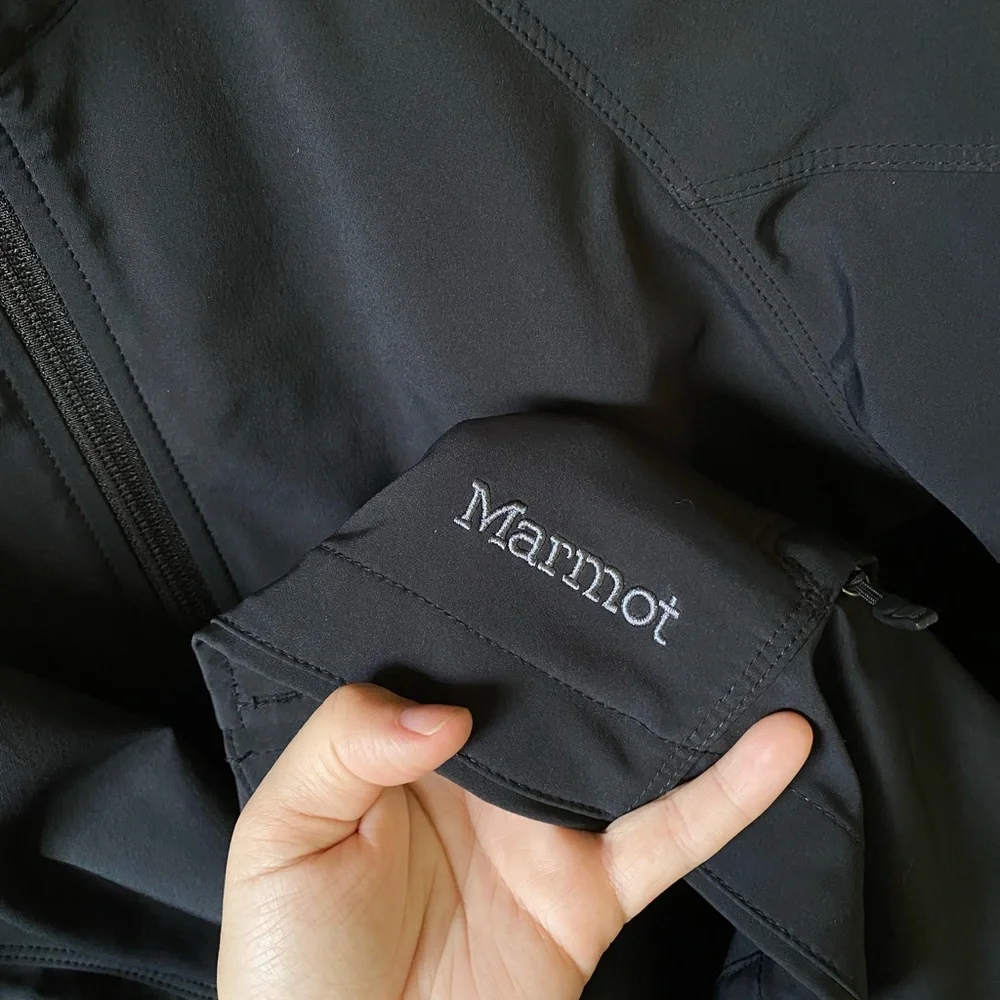 Marmot women’s gravity softshell in black‎ size medium.